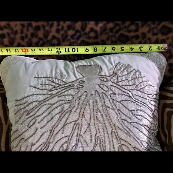 Coastal Collection By ENVOGUE 2 Pillows - Picture 4 of 10